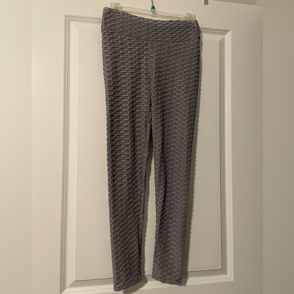OVAHIA by Kylie Anti-Cellulite Leggin NWOT Feels amazing & fits like a glove